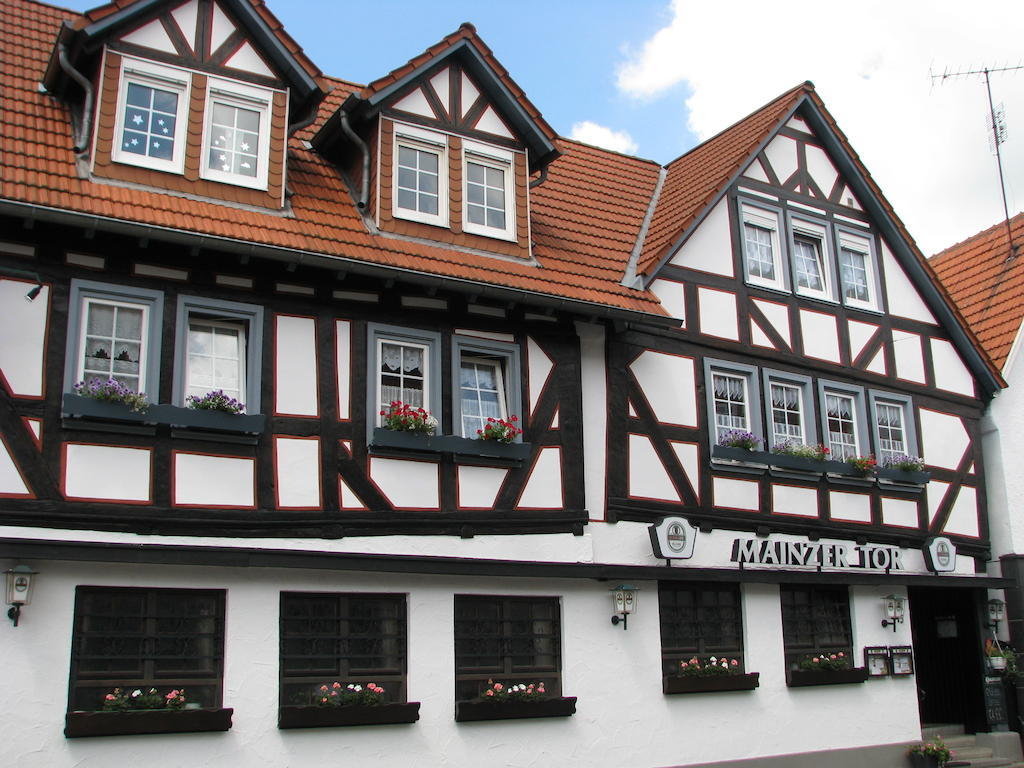 Restaurant / Pension Mainzer Tor อัลส์เฟลด์ ภายนอก รูปภาพ